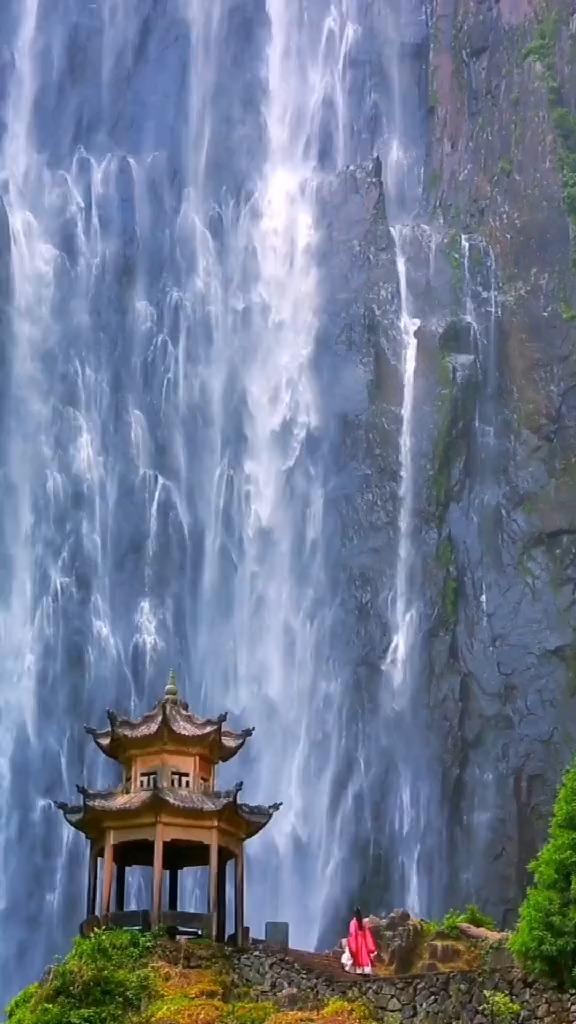 跳动的圆球